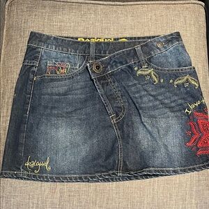 Desigual Embroidered Denim Mini Skirt. I ❤️ the way you are! EUC Sz 38EU-6/8US.